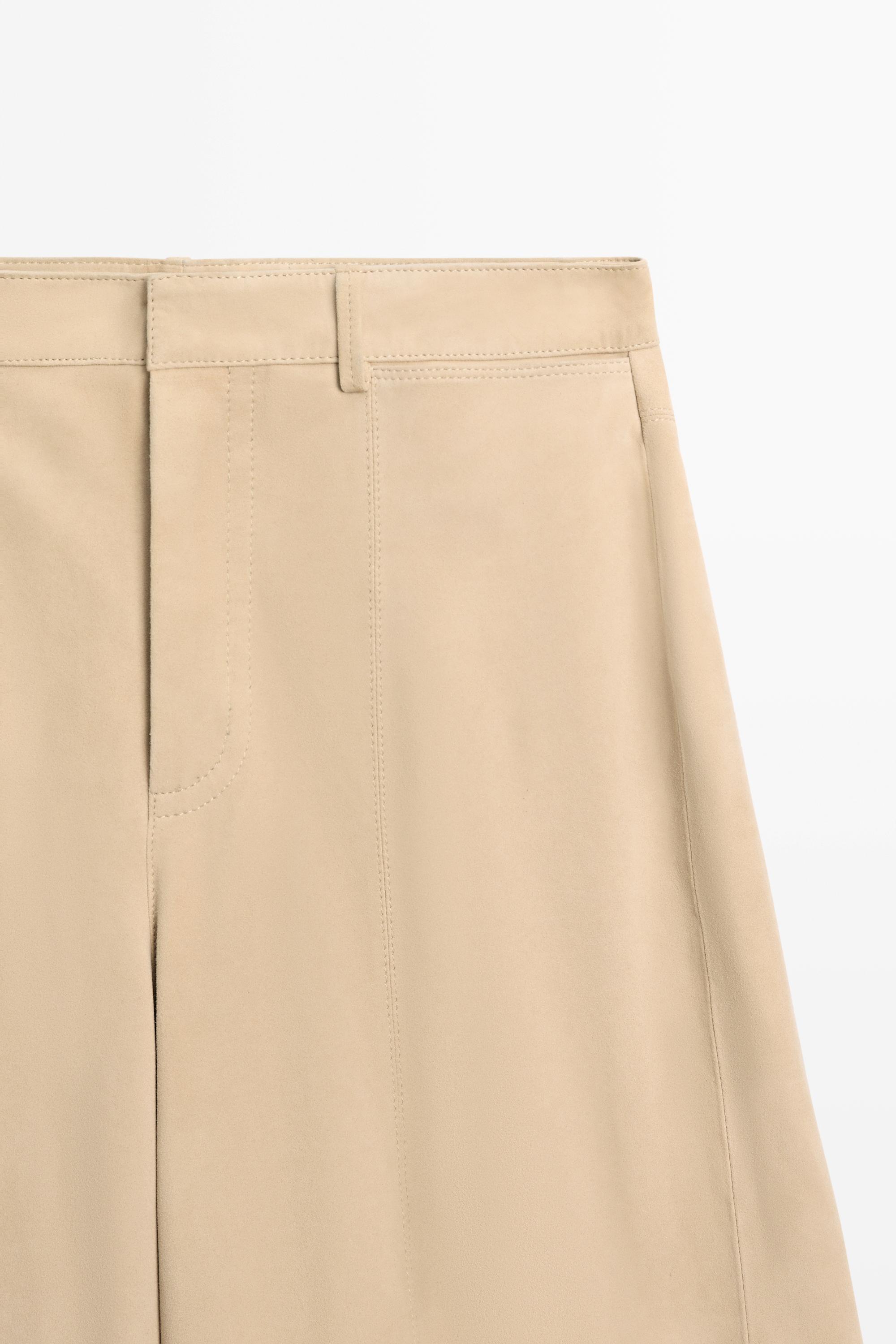 Bermuda long en cuir finition daim